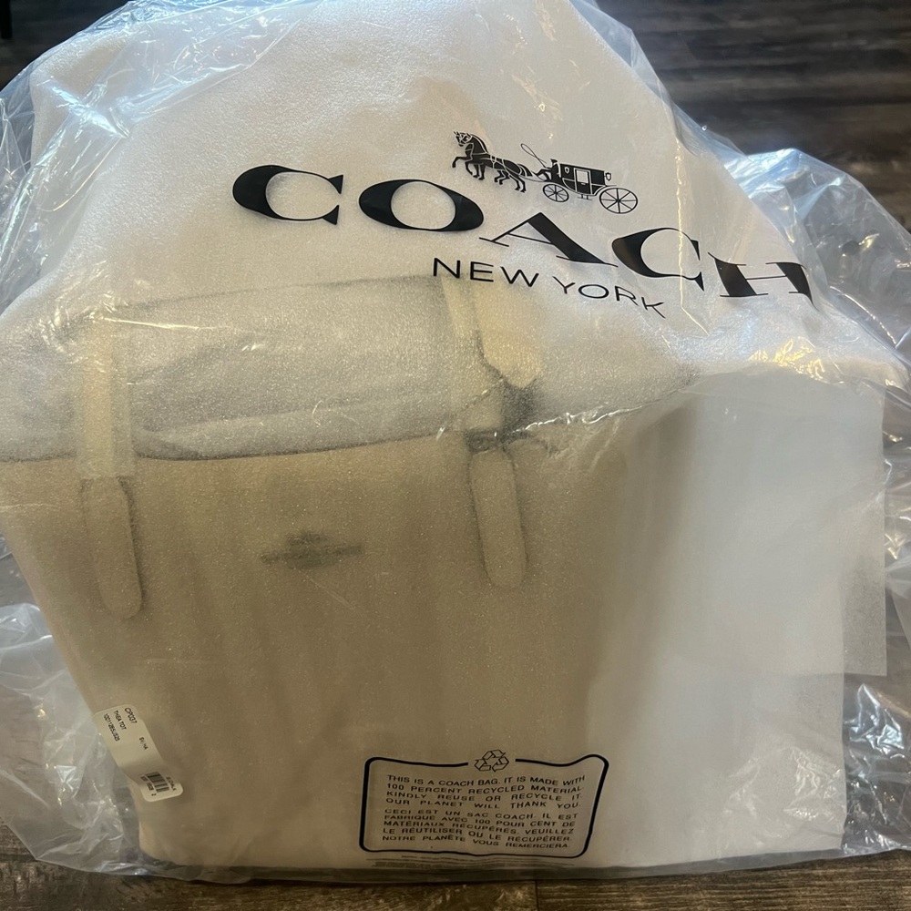 Brand new! Coach leather Thea White Tote Bag - Picture 9 of 9
